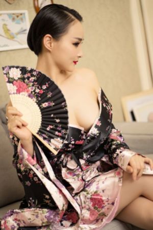 国产情侣自拍丝袜制服在线_1080P神马影院在线