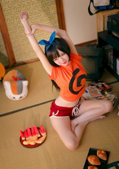 欧美电音女歌手_4K日本电影免费